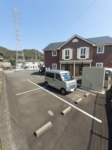 メゾンベールＣの駐車場