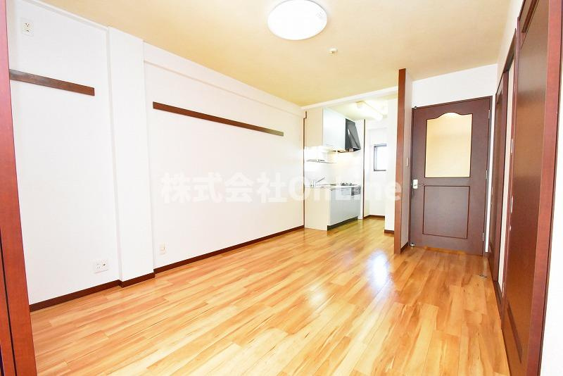 リラスクエア八尾宮町の居間・リビング