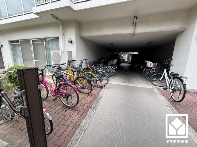 ファミール武庫川東の駐輪場