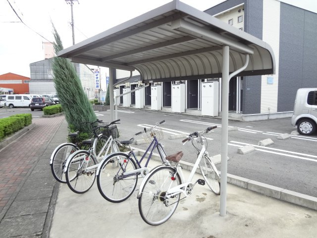 レオネクストプルミエールのその他|屋根付き駐輪場