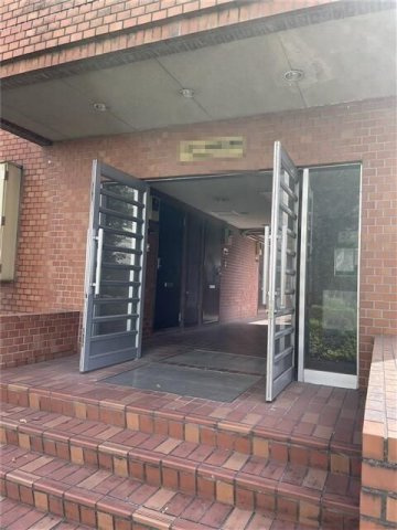 エルベール新町Ⅱ号館のエントランス