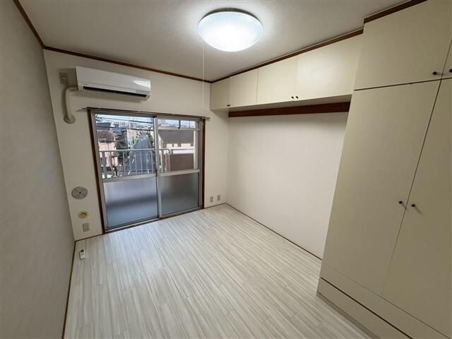 エルベール新町Ⅱ号館の居間・リビング