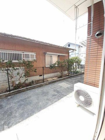 板野郡藍住町乙瀬字青木のアパートの庭