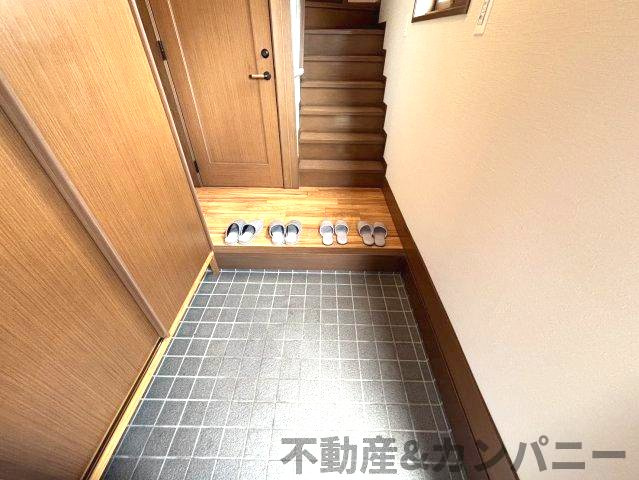 南斎院町の中古のおうちの玄関|毎日通る玄関はこちらです