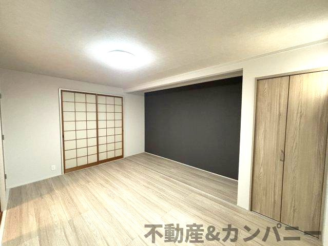 南斎院町の中古のおうちの洋室|和の雰囲気もある洋室です