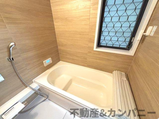 南斎院町の中古のおうちの浴室|日々の疲れを癒すお風呂付です