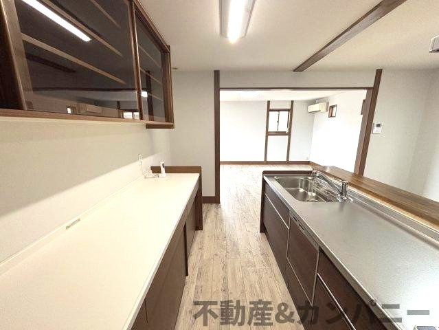 南斎院町の中古のおうちのキッチン|キッチンでお料理をお楽しみください