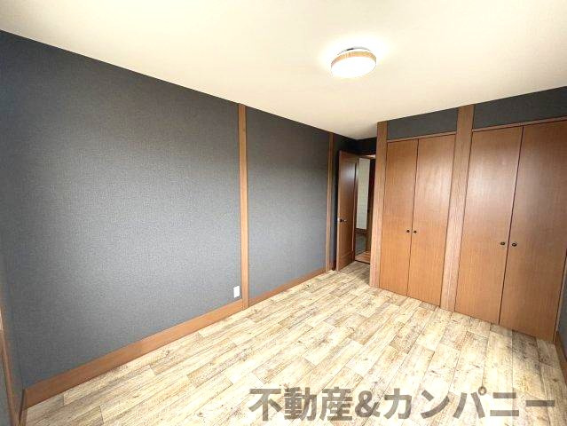 南斎院町の中古のおうちの洋室|スタンダードな洋室です