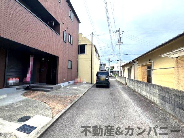 南斎院町の中古のおうちの前面道路含む現地写真|前面道路含む現地写真です