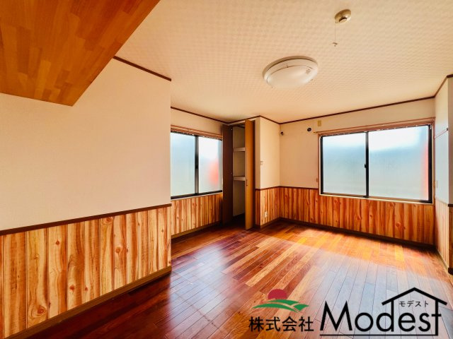 前橋市堀之下町の居間・リビング|広々とした洋室◎