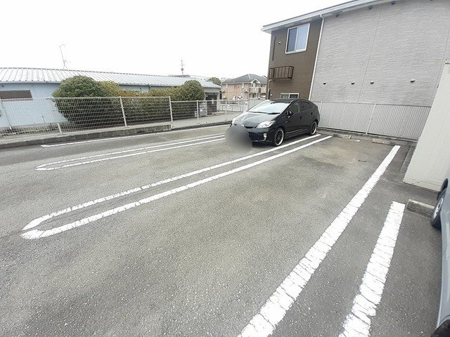 アルカンシエルの駐車場