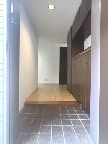 川崎市多摩区西生田３丁目の賃貸マンションの玄関