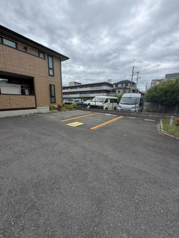 アビテ中津の駐車場