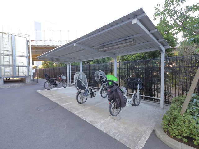 ■【Common area - bicycle parking lot】駐輪場になります。