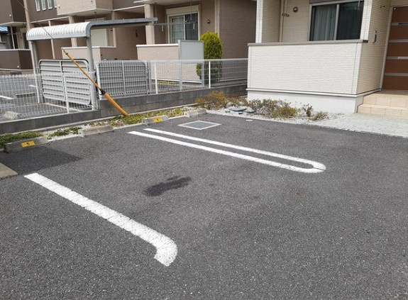 ティアラⅡAの駐車場