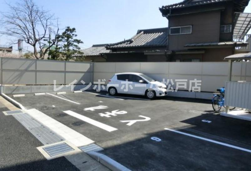 【仲介手数料：50％OFF】対象物件！の駐車場|駐車スペースもあります