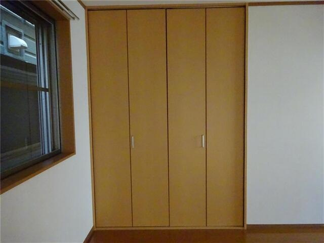 春江町5丁目貸家の収納
