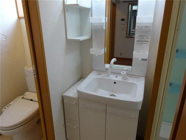 春江町5丁目貸家の洗面所