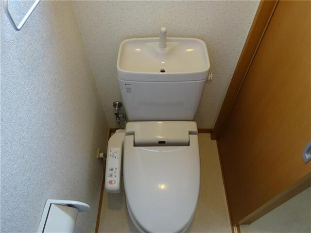 春江町5丁目貸家のトイレ