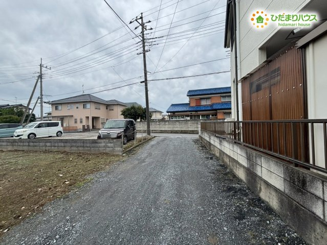 売地　行田市谷郷の前面道路含む現地写真