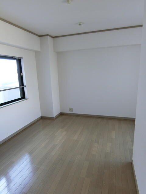 新和マンションの寝室