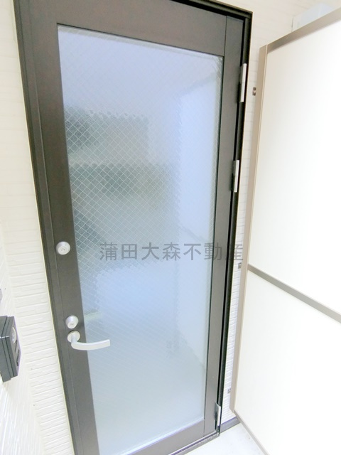 イリス糀谷の玄関