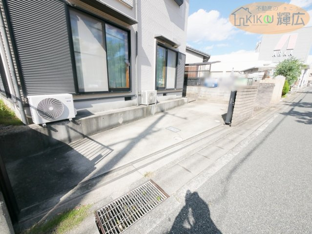加古郡播磨町北野添2丁目　中古戸建の駐車場
