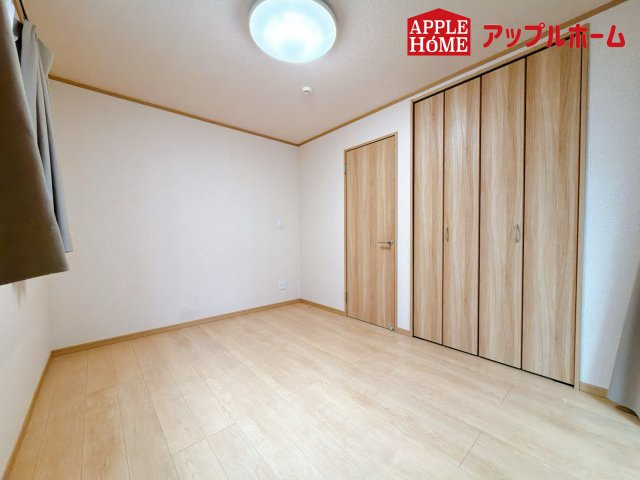 大宮区天沼町2丁目の洋室|居室は全室収納あり！たっぷりある収納活用でお部屋もキレイを保てます♪