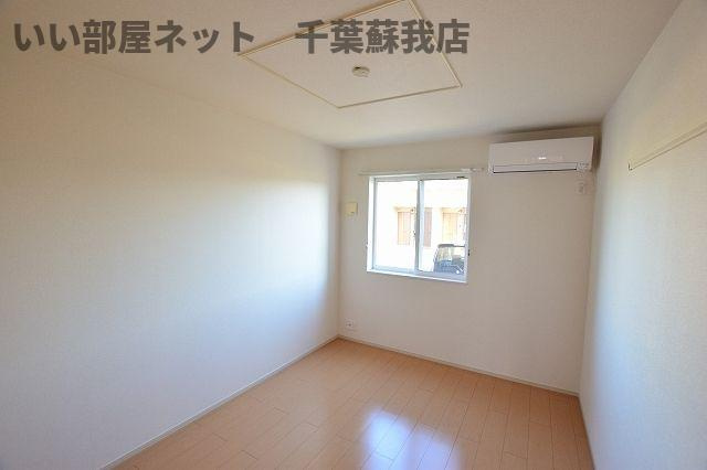 グラース上鎧Ⅰの寝室|広くて明るい寝室