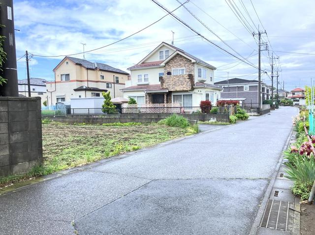 川越市小堤　売地の前面道路含む現地写真