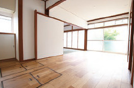八王子市　初沢町　中古戸建ての居間・リビング