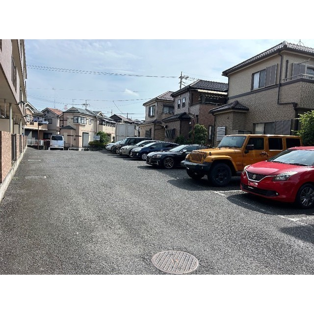 ファーストヒルズⅠの駐車場