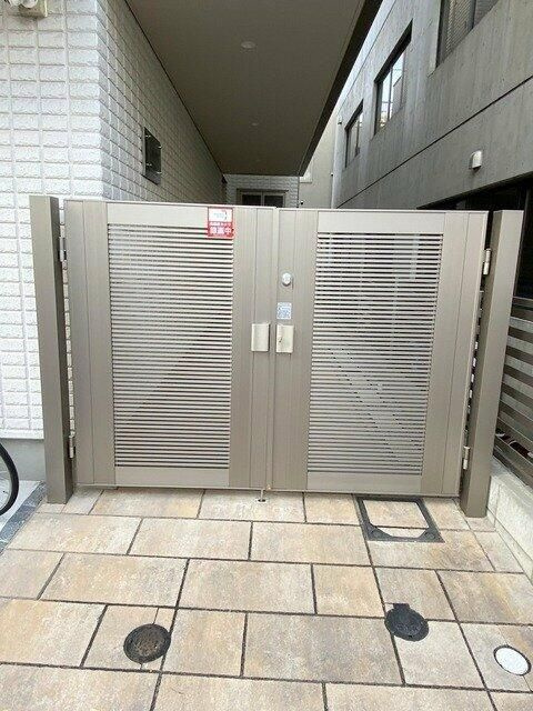 メゾン南雪のエントランス