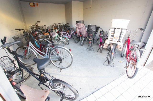 アローハイツ　仲介手数料無料の駐車場