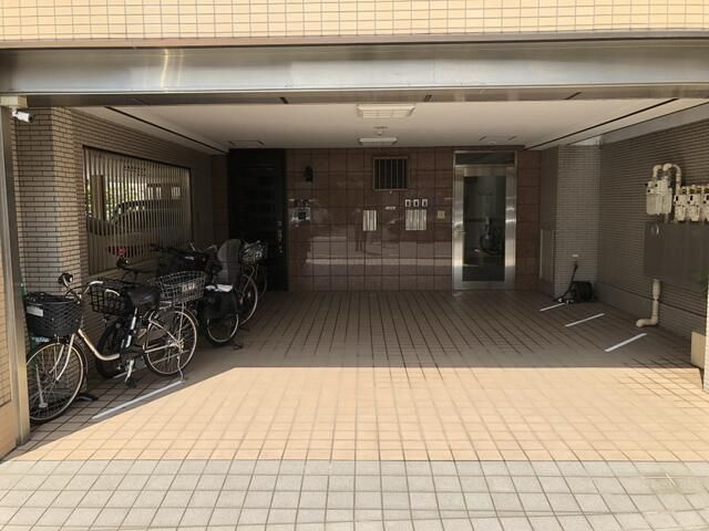 パークサイドルナのエントランス