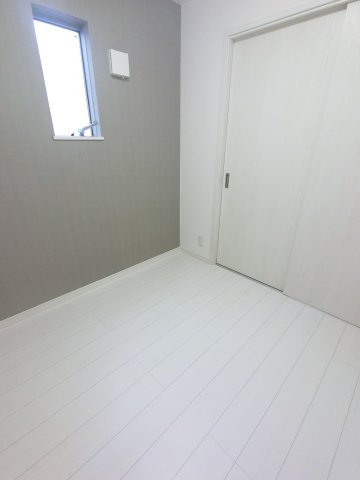 エス本千葉の洋室