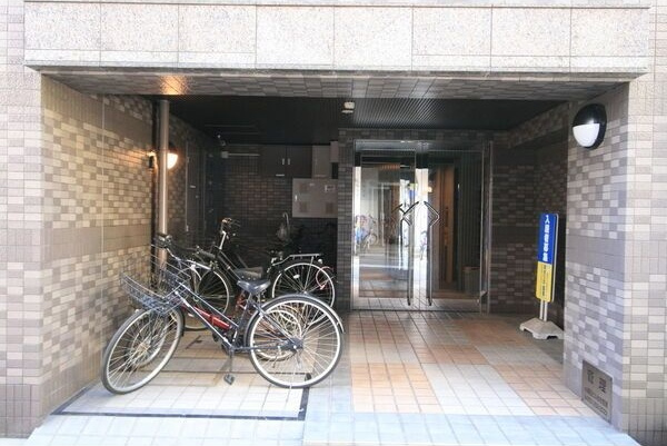 casa桜・千種のエントランス
