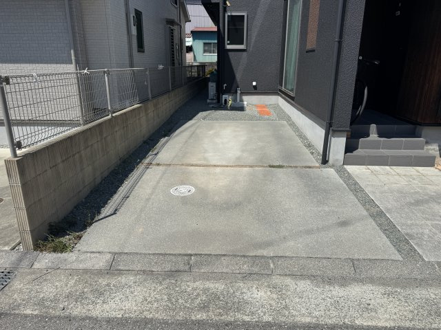 神戸市西区玉津町今津戸建の駐車場