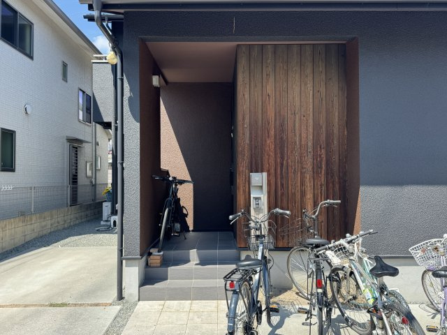 神戸市西区玉津町今津戸建の玄関