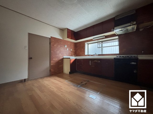 尼崎市立花町３丁目の居間・リビング