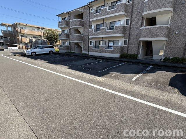 グレイスコートの駐車場
