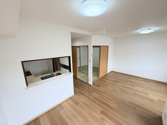 【居間・リビング】 | ライオンズマンション西高島平第二　（成増店） | 家族の対話が弾む対面キッチン