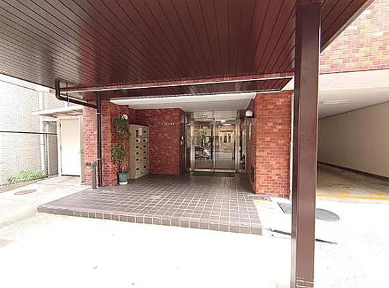 第２７宮庭マンションのエントランス