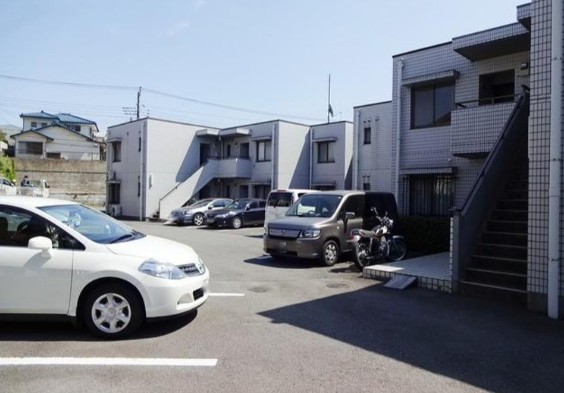ビラ・クレールの駐車場
