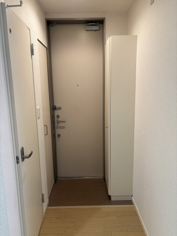 メルヴェイユＩＺＵＭＩの玄関