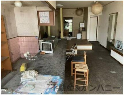 高岡町の店舗の内装|中はこのようになっています