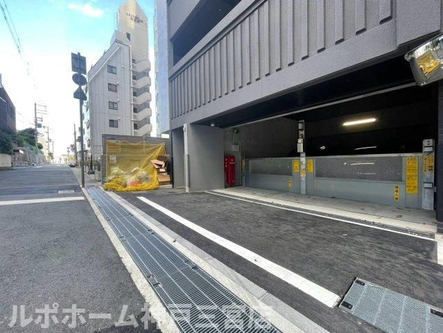 エステムコート新神戸Ⅱ駅前山手の駐車場