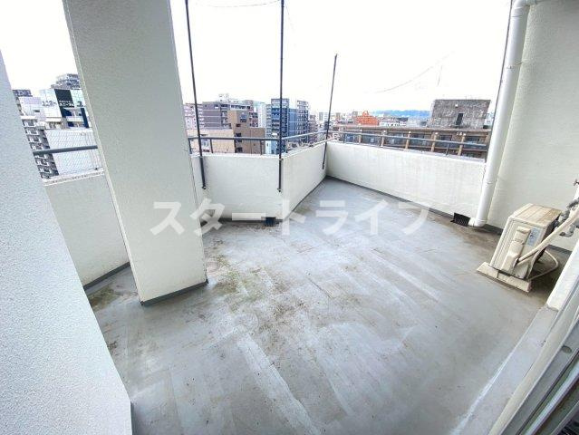 大阪市淀川区宮原１丁目の賃貸マンションのバルコニー