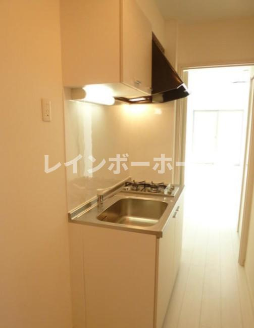 船橋市湊町１丁目のアパートのキッチン