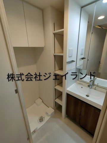 アジールコート都立大学の洗面所|ゆったりとスペースのある洗面所